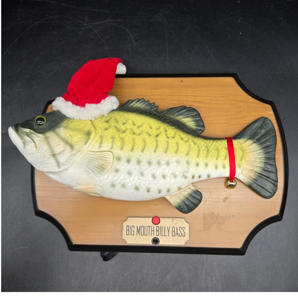1999 Gemmy Big Mouth Billy Bass Singing Fish Christmas Hat NON-WORKING Decor
